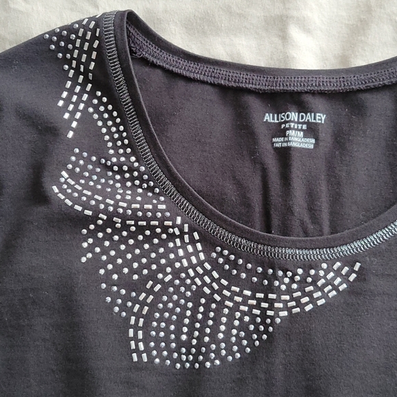 🔥3/$15 Allison Daley black tee - Picture 4 of 5